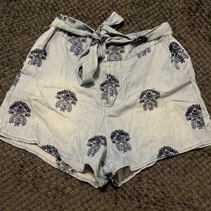 Shorts, high waisted XS